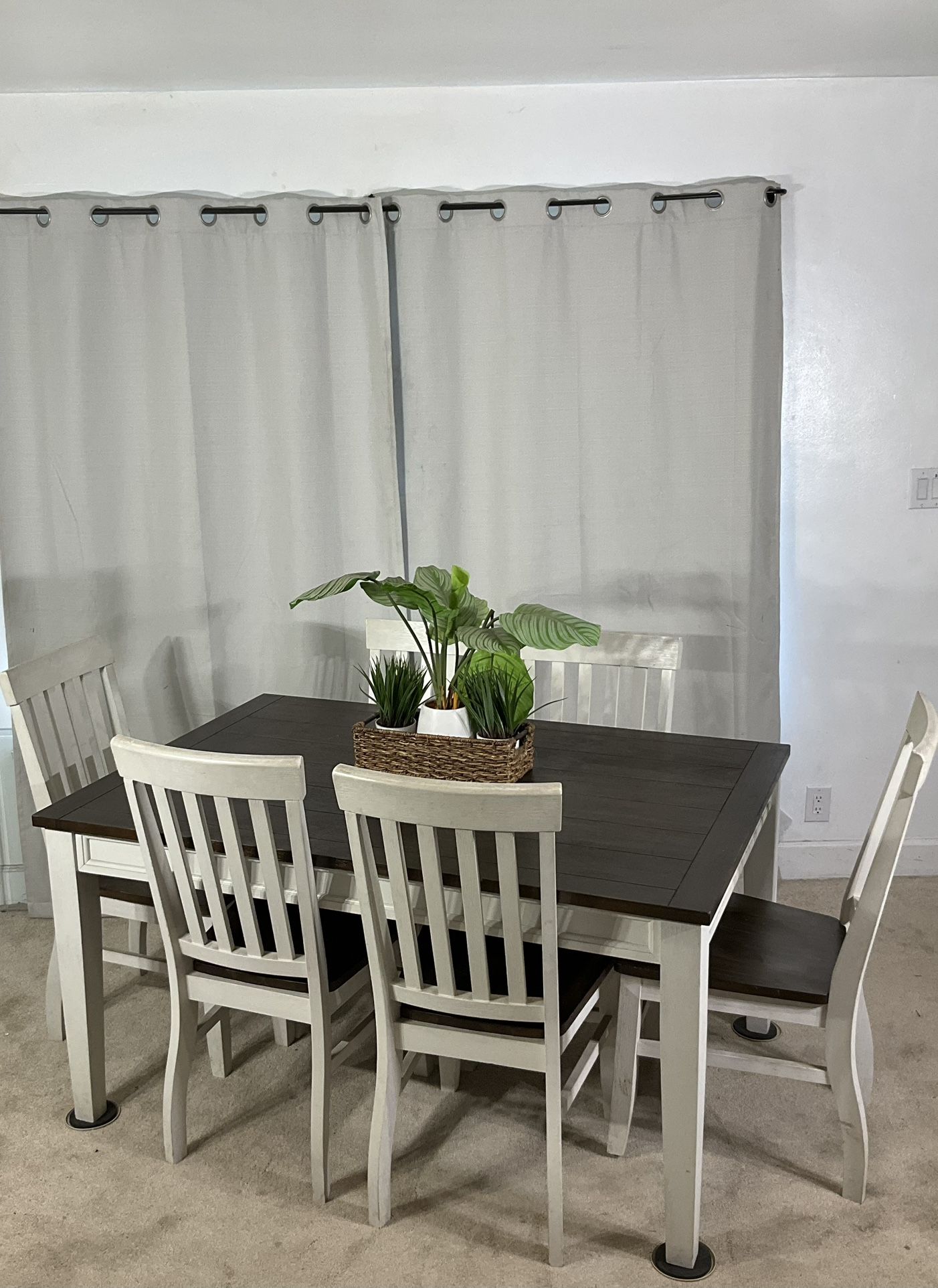 Modern Farmhouse Dining Table & 6 Chairs