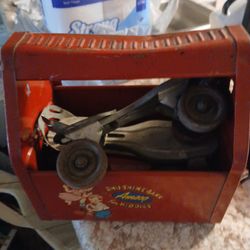 NICE VINTAGE  1940's or 1950'S  AMSCO TIN  SHU-SHINE BANK for KIDDIES