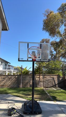 Basketball hoop