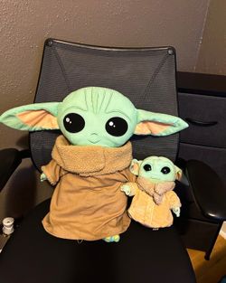 Disney Baby Yoda Pillow Buddy