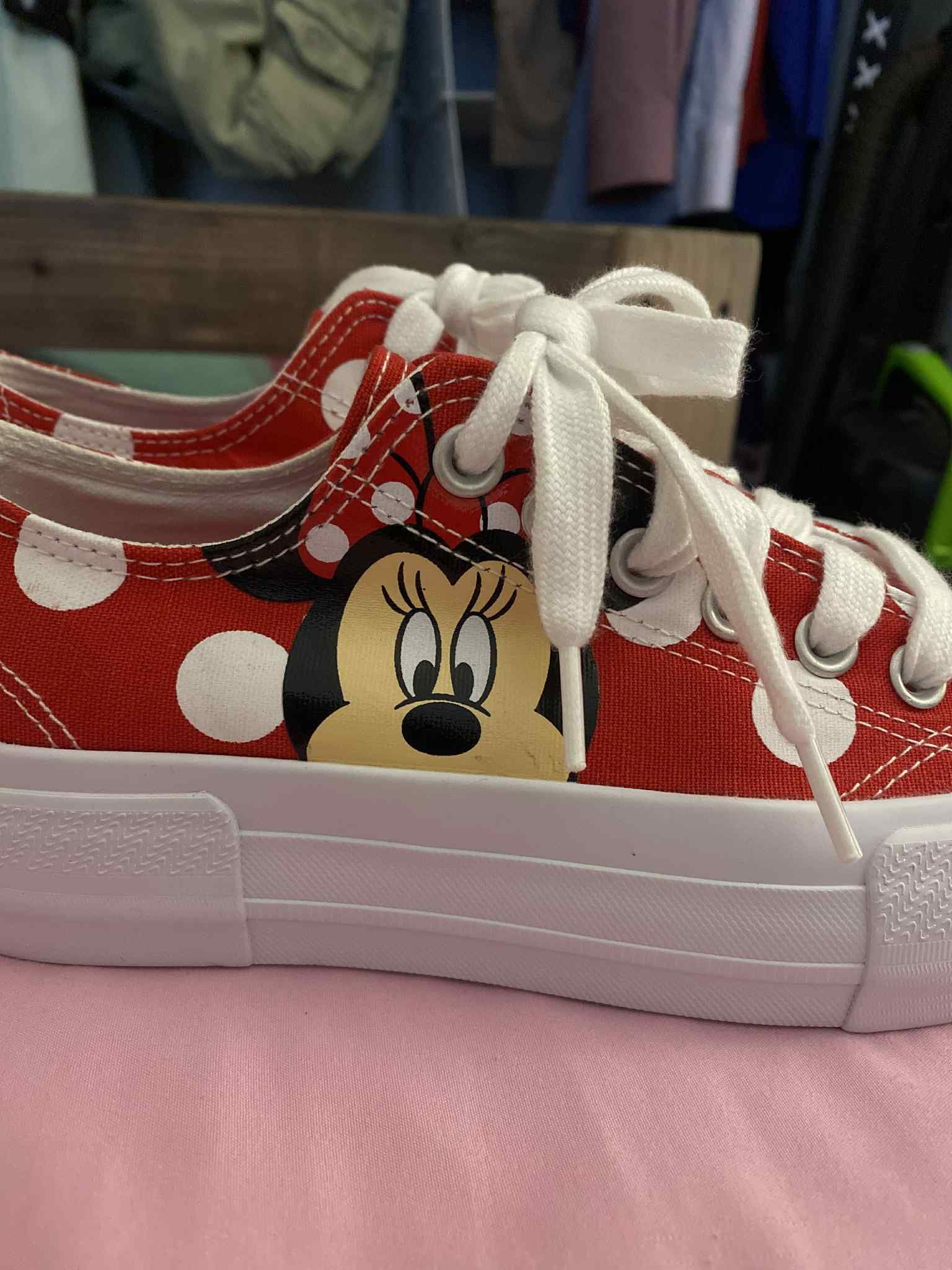 New Minnie Mouse Sneakers Size 6