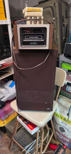 8 track player and 2 speakers