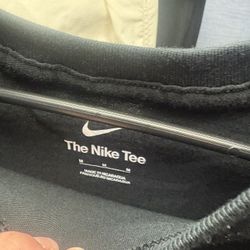 Nike Medium, No Stains No Grape Smoke Free