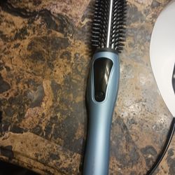 Phoebe Curling Iron Brush 1 Inch On Brush