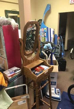 Pulaski Shaving Stand