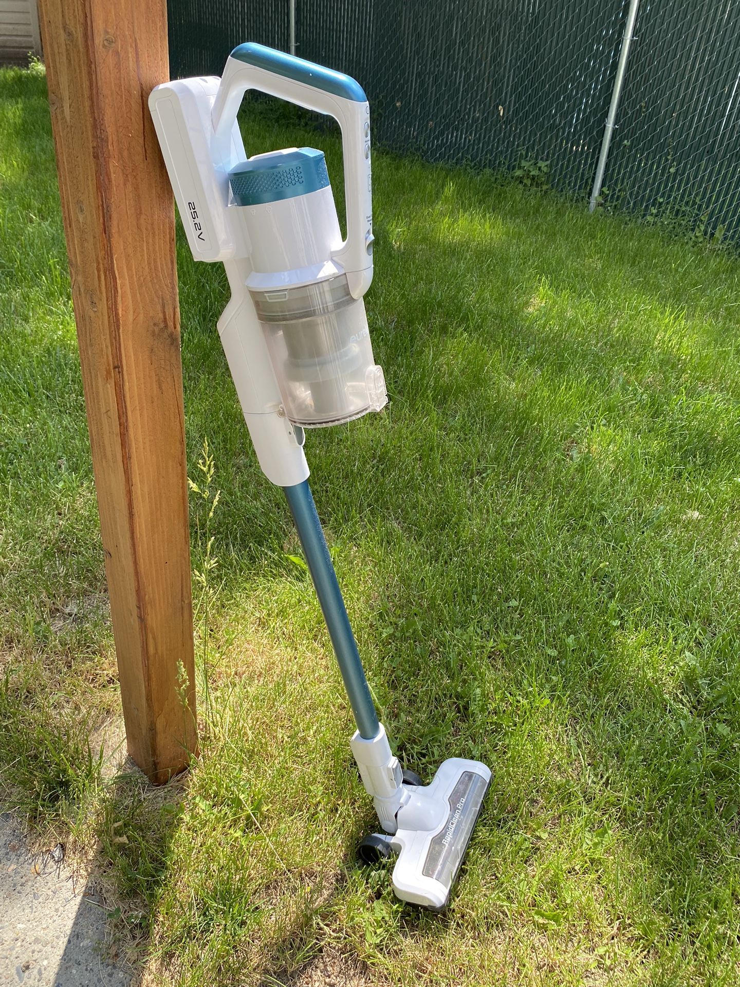 Eureka Cordless Vaccuum Cleaner