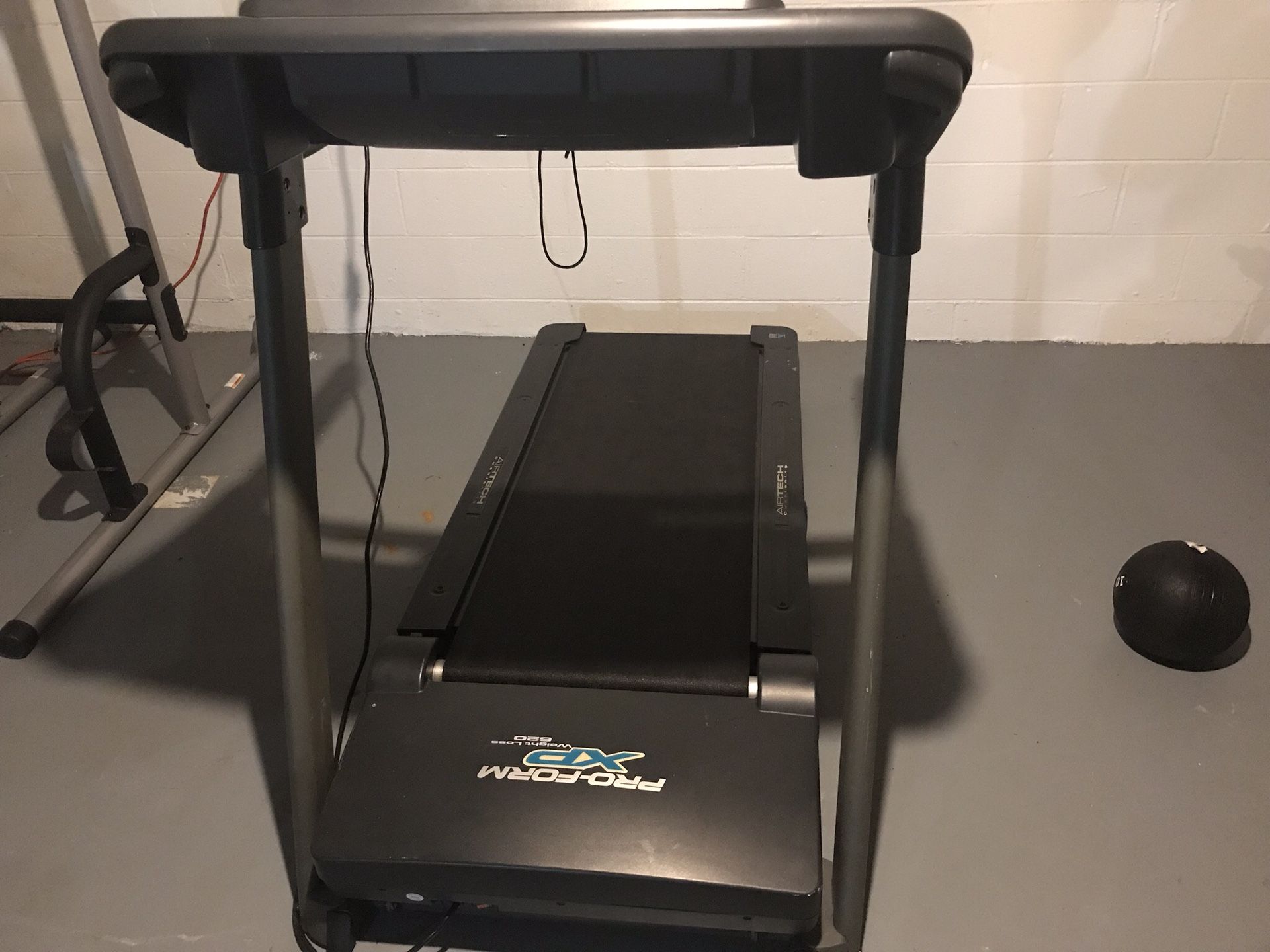 PRO-FORM XP 620 WEIGHT LOSS EDITION EXCELLENT TREADMILL, WORKS GREAT!!!!
