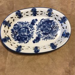 Late 20th Century Blue and White Decorative Plate With Reticulated Edge