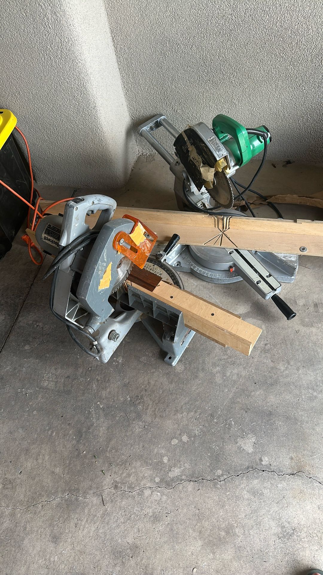 2 Table saws 