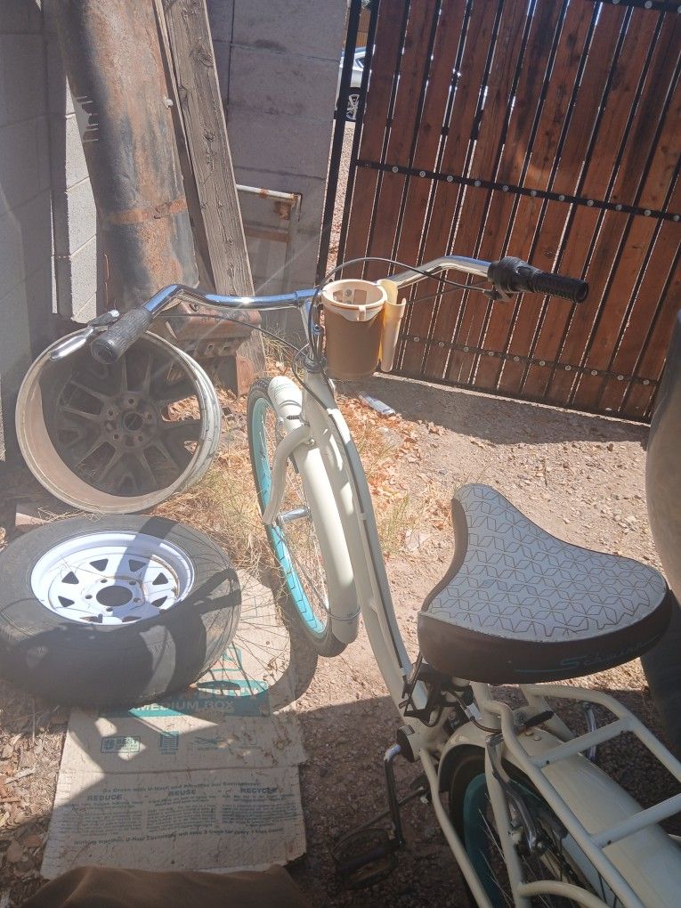 Schwinn Beach CRUISER