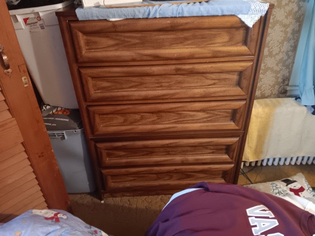 Oak Dressers And Night Stand