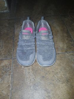 Skechers womens shoes size 8 .5