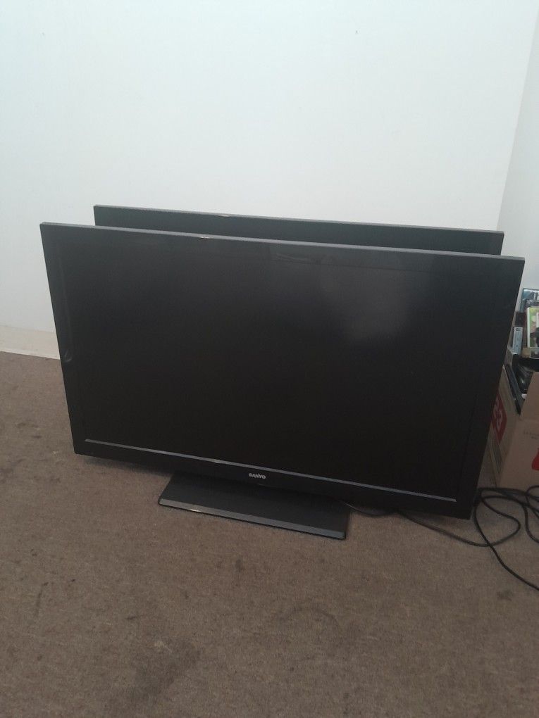 42 Inch SANYO TV. Works Great. for Sale in Riverside, CA