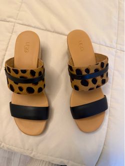 Uggs women sandals