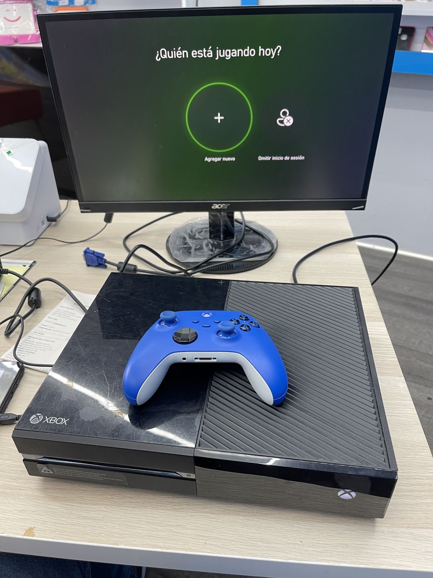 Xbox Used In Good Conditions With Controller