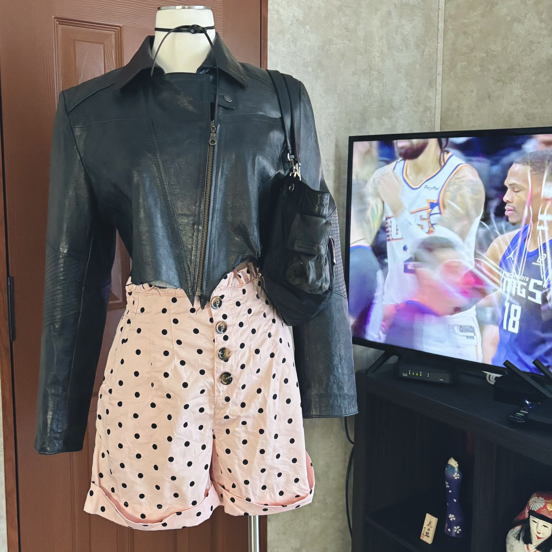 women's high waisted pink shorts Who What Wear size medium polka dot pattern