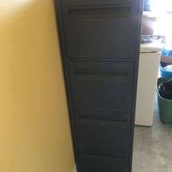 HON 4 drawer File cabinet Good condition. No key. Minor cosmetic wear on top. See pics