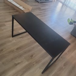 Black Desk 
