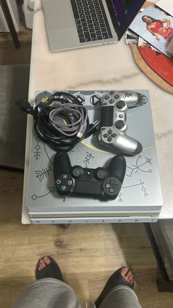 PS4 pro god of war edition