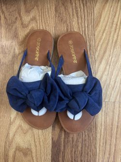 Sandals Women Size 6  One Left 