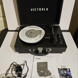 VICTROLA - THE JOURNEY 3-SPEED RECORD PLAYER w/BUILT-IN BLUETOOTH SPEAKERS. LIKE NEW