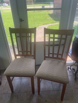 Dining room chairs set of 2 $10 total