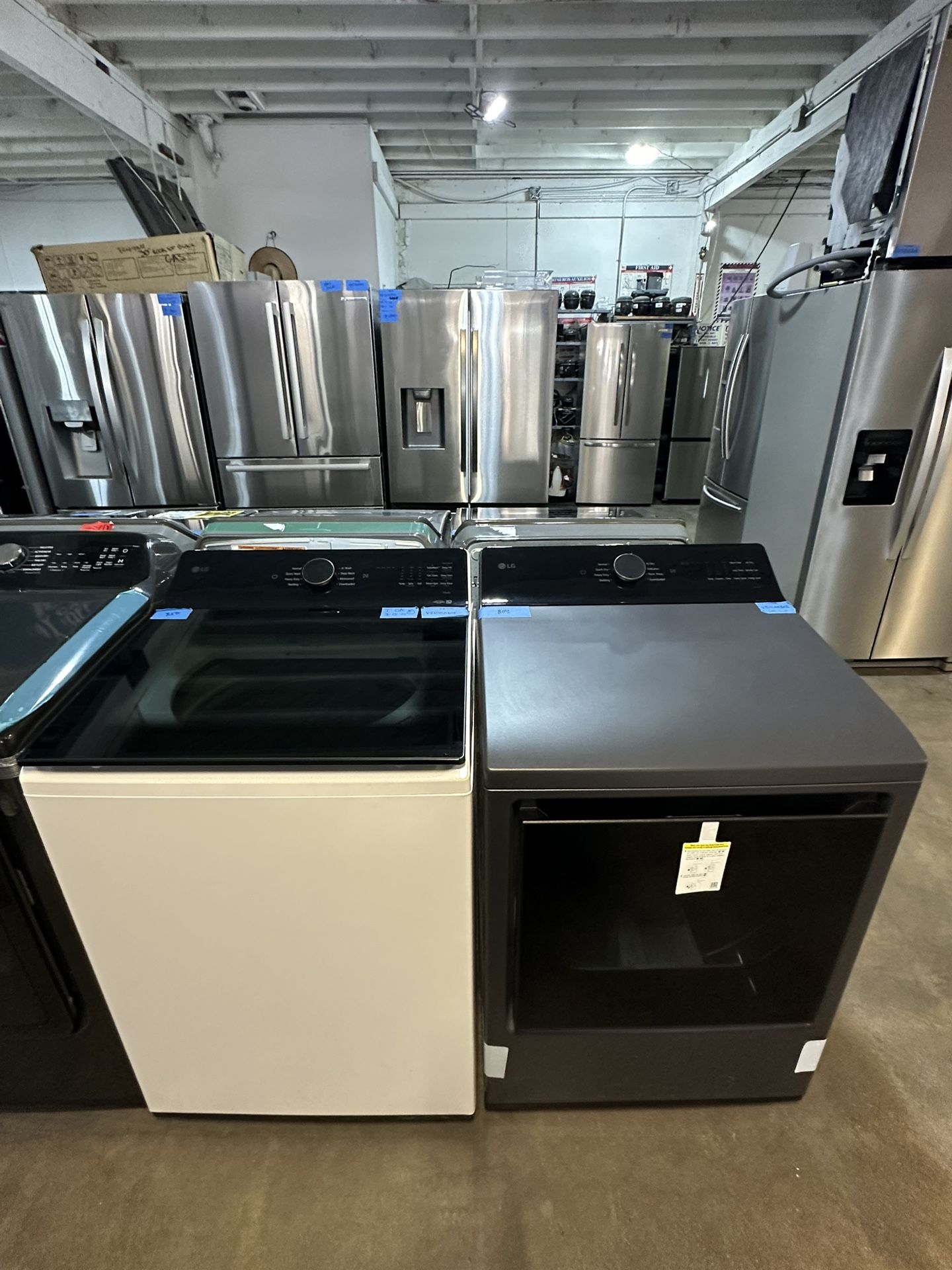 New LG Smart AI Washer and Dryer Set