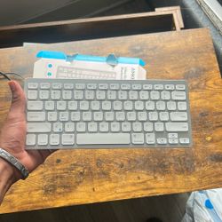 Bluetooth Keyboard 