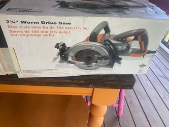 Worm drive saw
