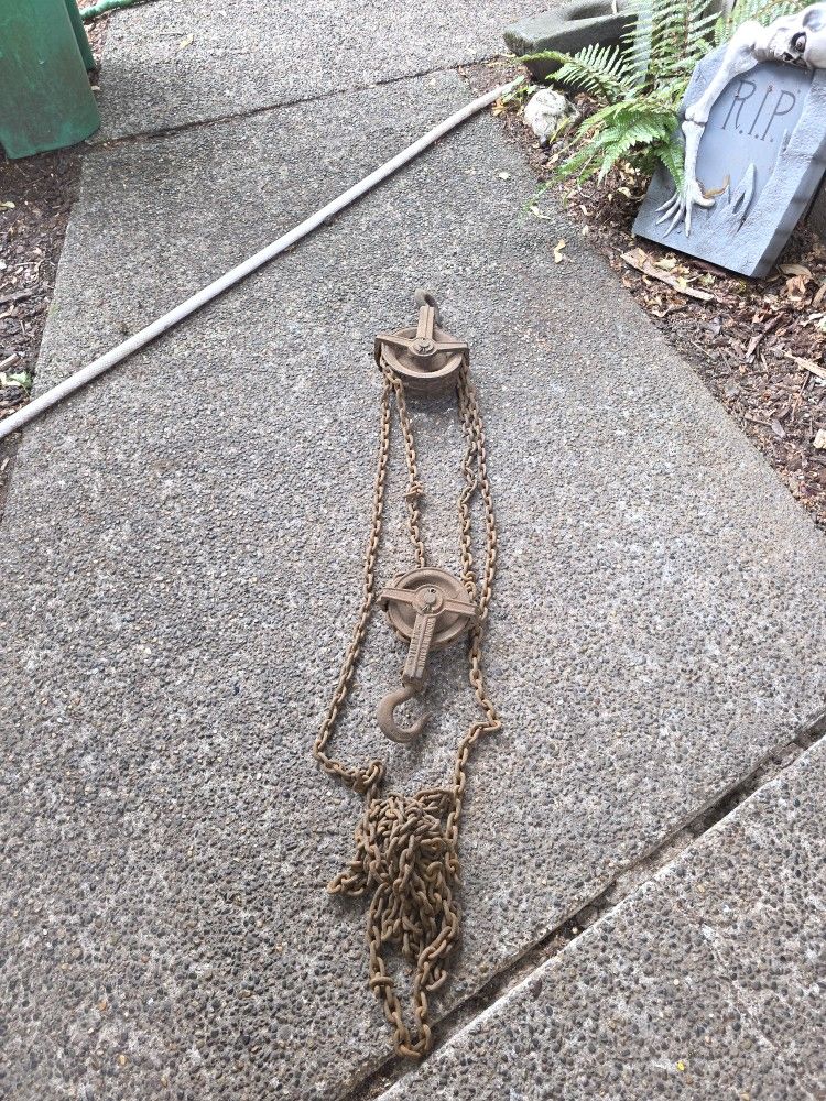Antique Hook Pully Set