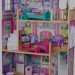 Girls Doll House