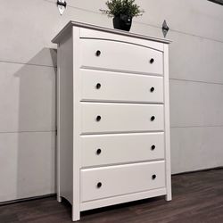 Like New White 5-Drawer Dresser w/ Black Knobs, Tall Chest