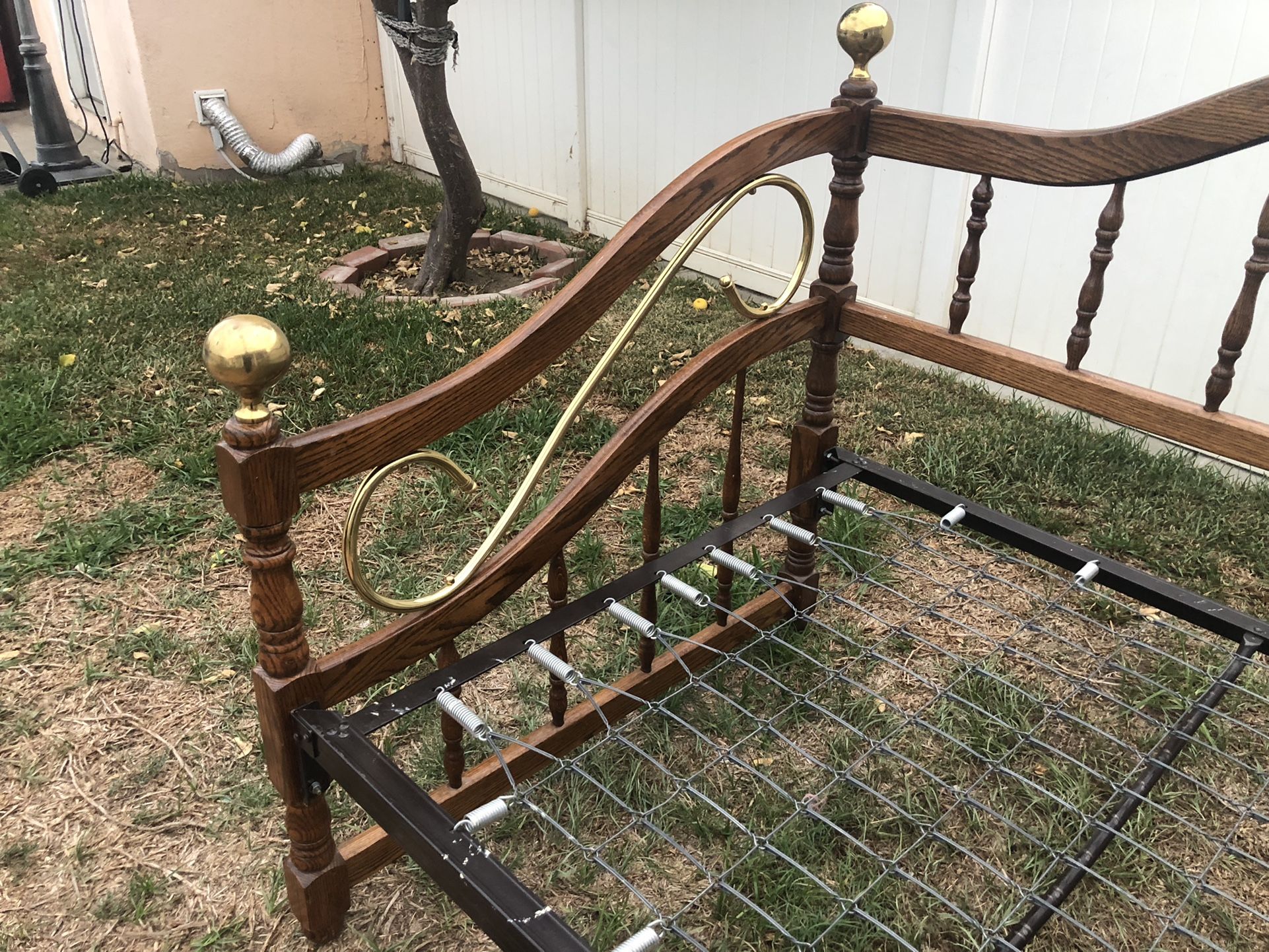 Vintage Twin Size Daybed, Solid Wood & Metal Frame