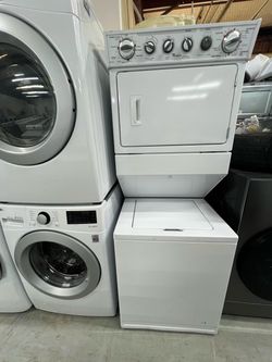 Very nice whirlpool washer and dryer set✅ Delivery and installation available✅ Warranty included✅