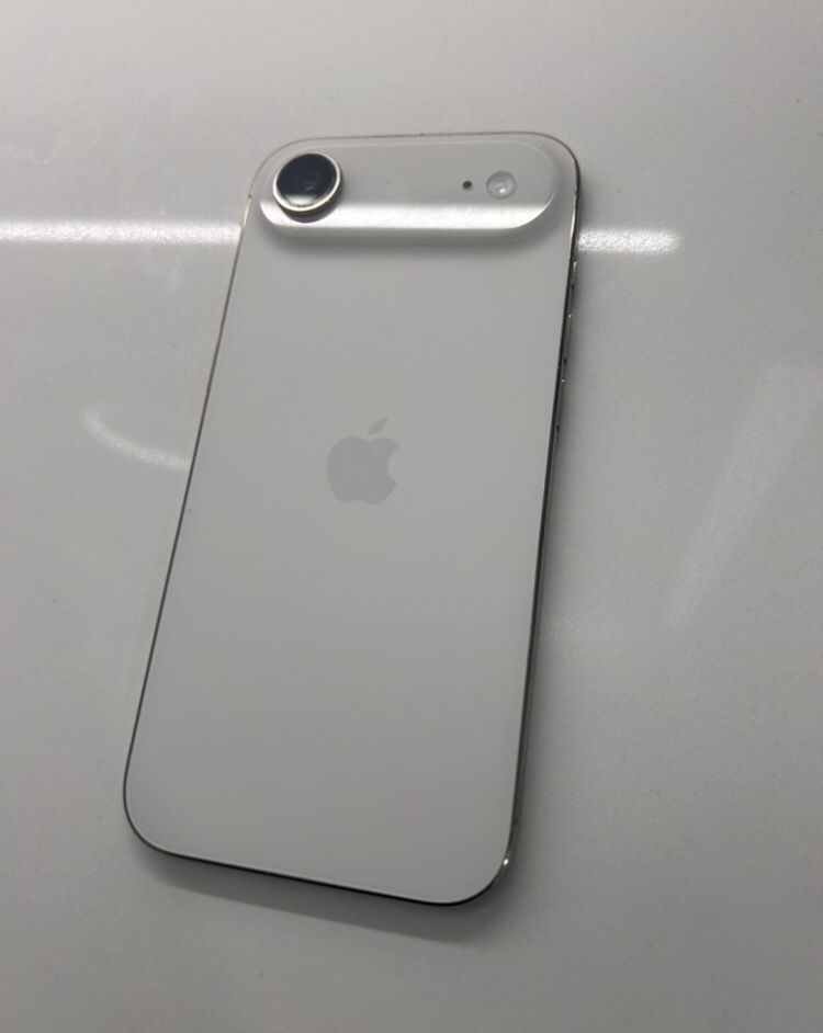 Unlocked - iPhone 17 Air - 256GB