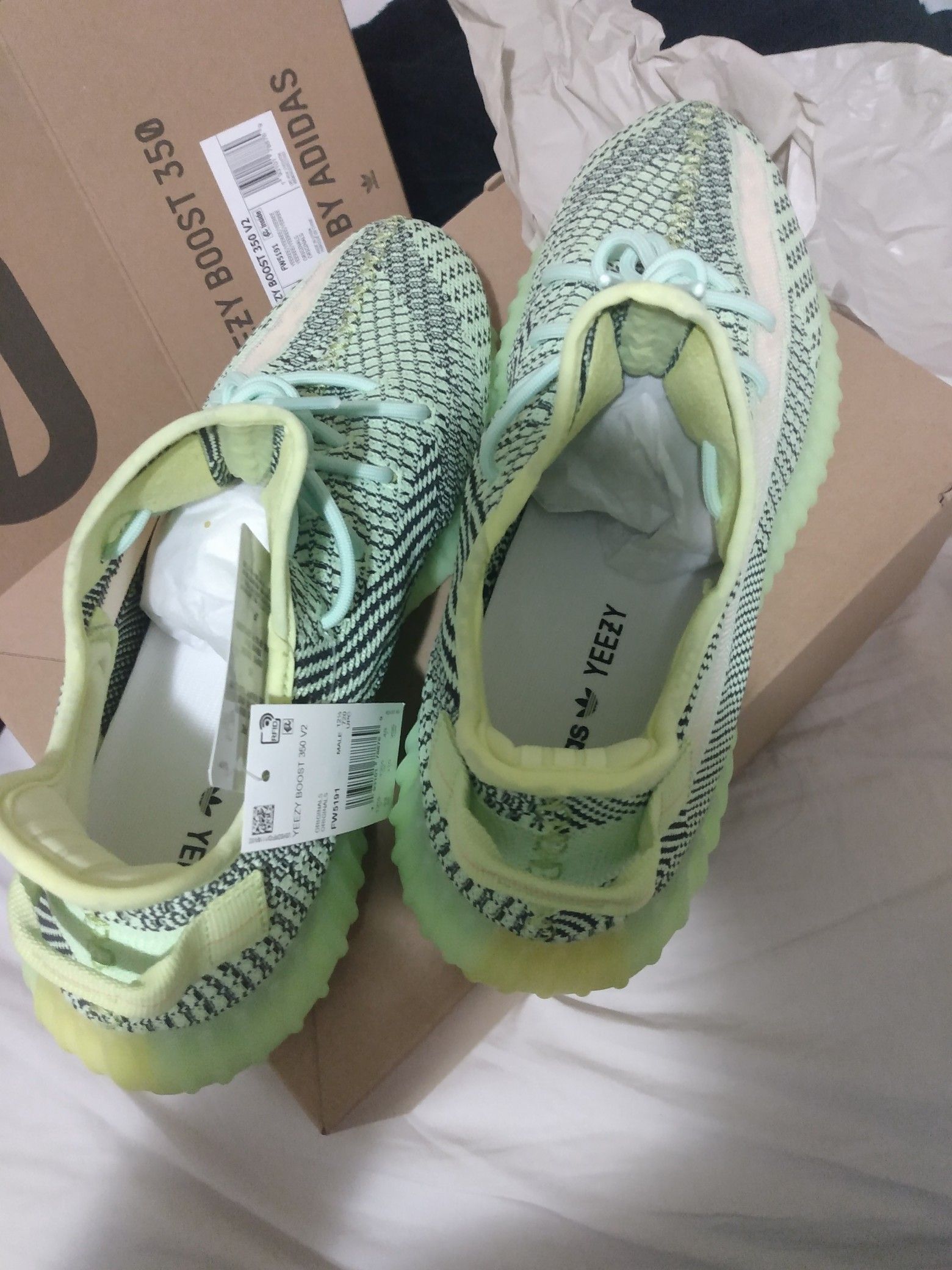 Adidas YEEZY 350 v2 authentic size 13