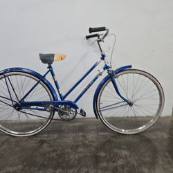 Vintage, probably fully original Ladies Raleigh 3 speed cruiser bike. 