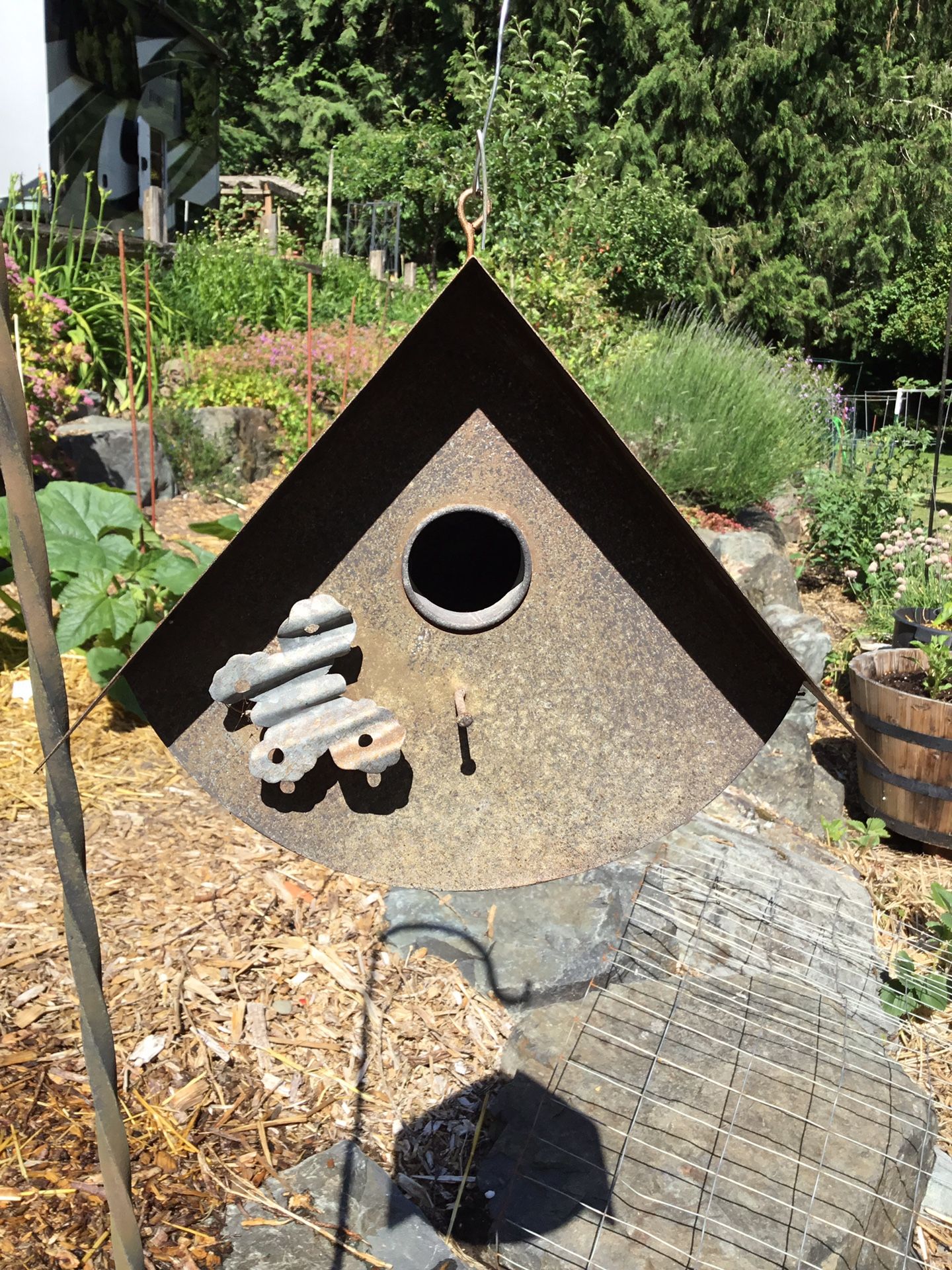 PENDING///Decorative Metal Bird House Or Yard Garden Art Never Used By Birds Roof Measures 7-3/4” L X 6-3/4D