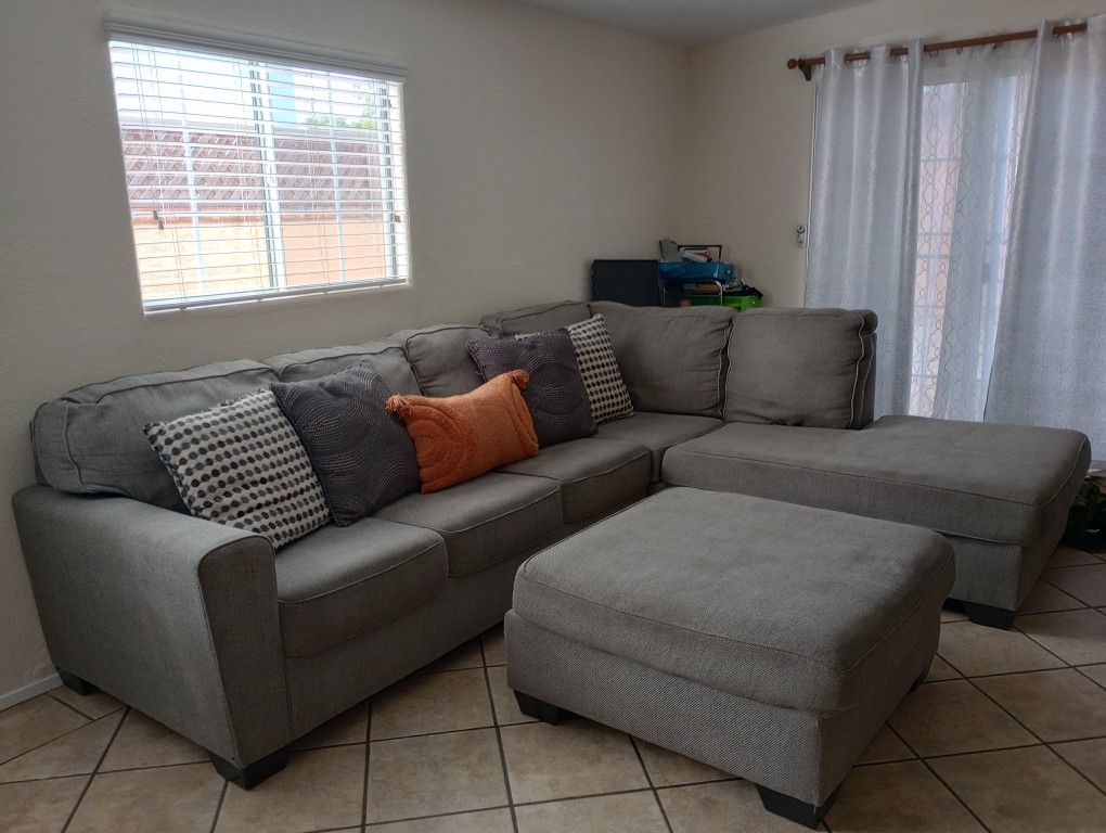 Sectional Couch for Sale in Chula Vista, CA OfferUp