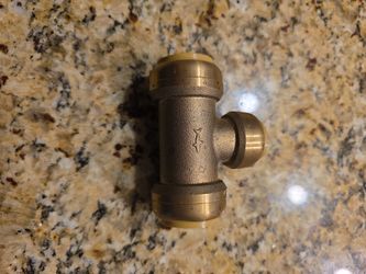 I Inch X 1 Inch X 3/4 Inch Reducing Tee.