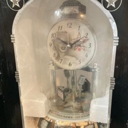 Marylin Monroe Clock