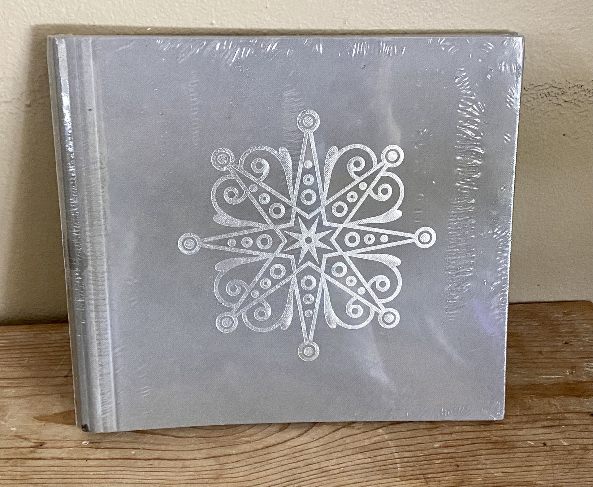 NEW Ikea FRUSEN Gray Silver Star Scrapbook 9x10" Album Notebook 25 Sheets #21042