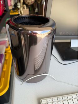 Apple Mac Pro (Late 2013) Trashcan Setup - 12-Core Xeon, 64GB RAM, Clean OS