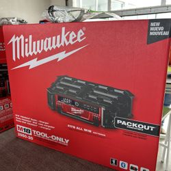Milwaukee Pack out Speaker And Charger