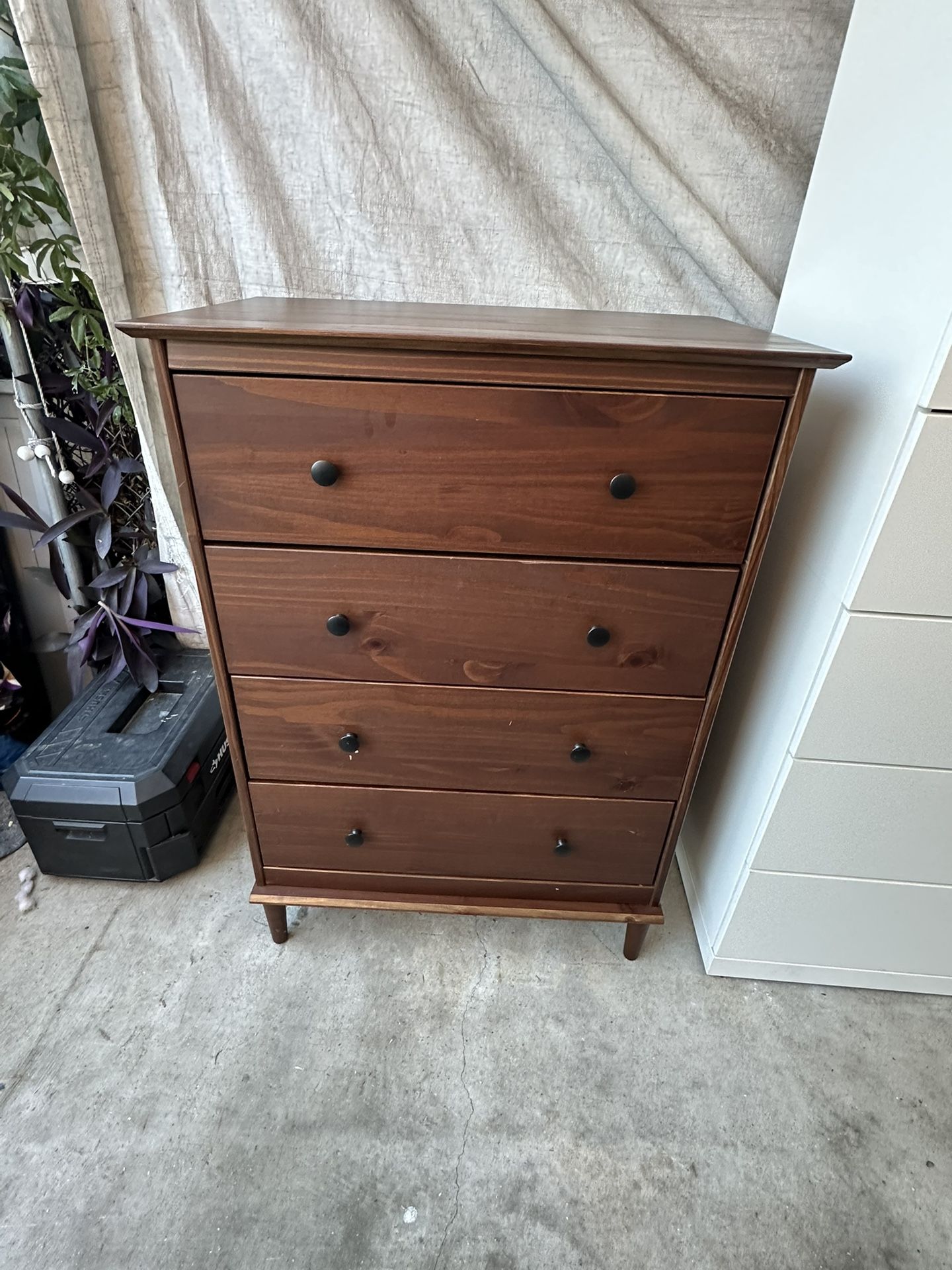Walker Edison Modern Dresser