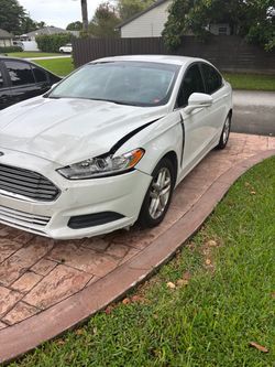 2014 Ford Fusión SE