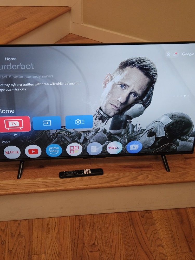 New Cond TCL  44 Inches TV  , REMOTE CONTROL  , WORKS EXCELLENT   , In The Box