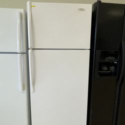 WHIRLPOOL TOP BOTTOM FRIDGE WHITE 