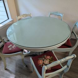 Round Pedestal Dining Table with 5 chairs