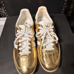 **New** Gold Sambas Women’s Size 10